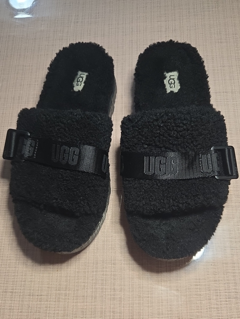 UGG Fluffita Slippers (Style #1113475)